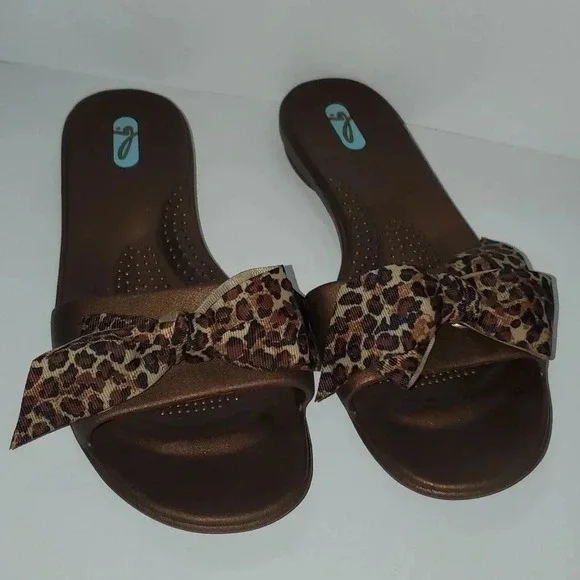 Oka B Leopard Print Bow Slip On Slide Comfort Summer Sandals Shoes Size M/L 8-9 - Picture 2 of 16